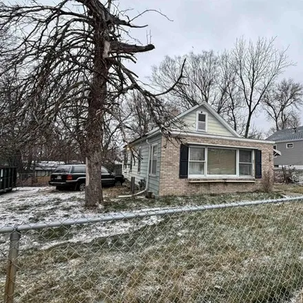 Buy this 2 bed house on 3758 Saratoga Street in Omaha, NE 68111