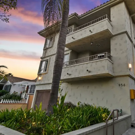Buy this 3 bed condo on 956 West 10th Street in Los Angeles, CA 90731