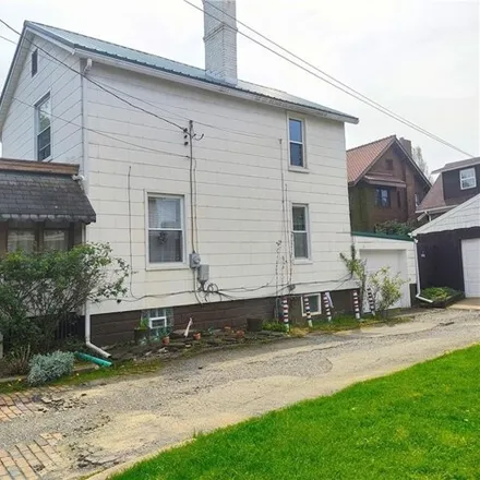 Image 3 - 16th Street, Vandergrift Heights, Vandergrift, PA 15629, USA - House for sale