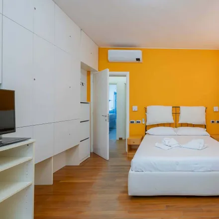 Image 3 - Via Lodovico Muratori, 20135 Milan MI, Italy - Apartment for rent