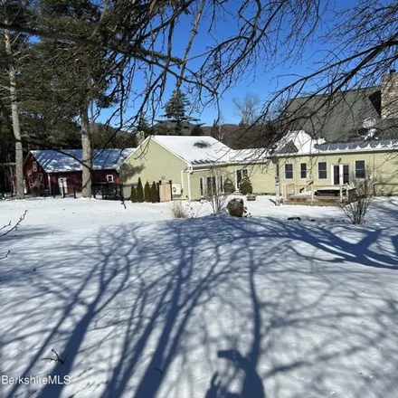 Image 5 - 1746 Cascade Street, Camp Witawentin, Pittsfield, MA 01202, USA - House for sale