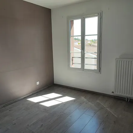 Image 4 - 17 Rue Boileau, 42340 Veauche, France - Apartment for rent