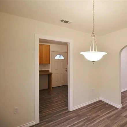 Image 5 - 1508 Lynnhaven Avenue, Dallas, TX 75216, USA - House for rent