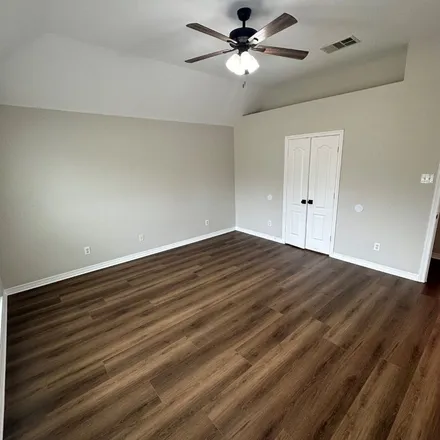 Rent this 3 bed apartment on 951 Ranchland Circle in Midlothian, TX 76065
