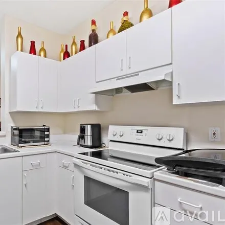 Image 3 - 2143 Madeira Dr, Unit #2143 - Townhouse for rent