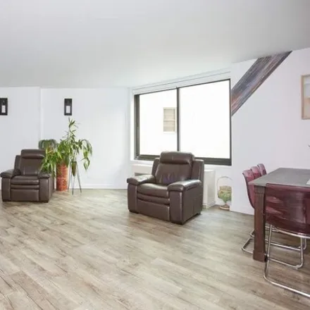 Rent this 2 bed condo on 55 East 93rd Street in New York, NY 10128