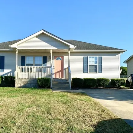 Rent this 3 bed house on 556 Oakmont Drive in Clarksville, TN 37042