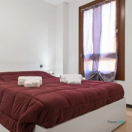 Image 2 - Via Angelo Scarsellini, 21, 37123 Verona VR, Italy - Apartment for rent