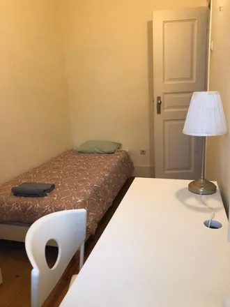 Rent this 4 bed room on A Ritinha in Avenida António Augusto de Aguiar, 1050-022 Lisbon