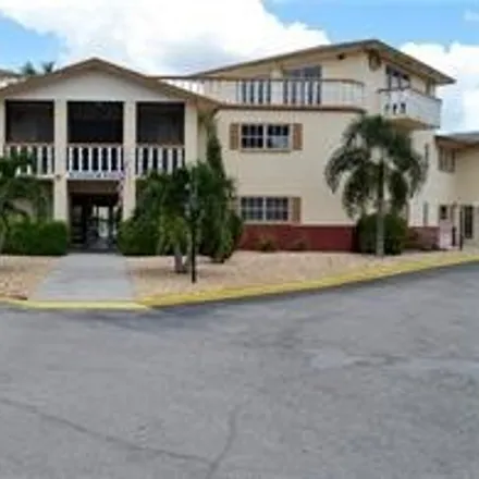 Image 2 - 3704 Broadway, Fort Myers, FL 33901, USA - Condo for rent