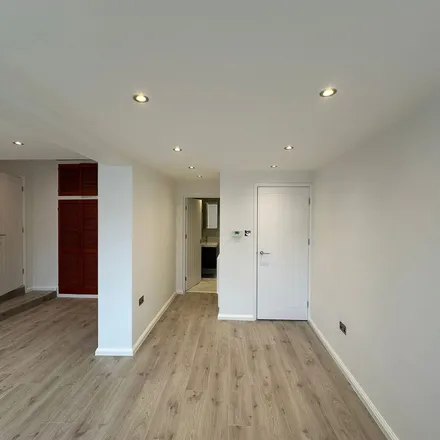 Image 3 - Wessex Drive, London, HA5 4PY, United Kingdom - Apartment for rent