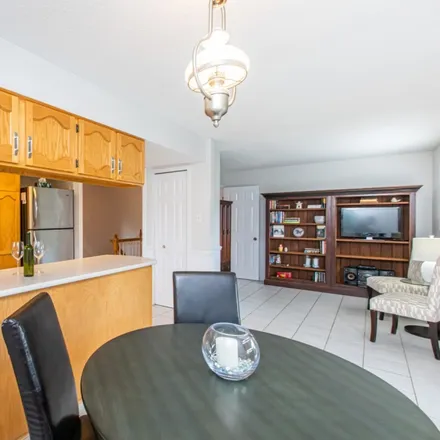Image 9 - 15 Conductor Avenue, Ottawa, ON K2S 1G8, Canada - House for sale