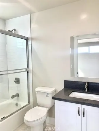 Image 7 - 2299 Hauser Boulevard, Los Angeles, CA 90016, USA - House for sale
