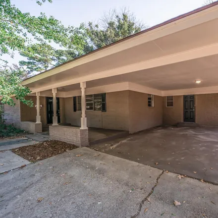 Image 2 - 1800 Hyacinth Drive, Longview, TX 75601, USA - House for sale