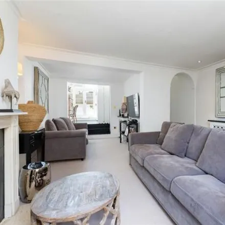 Image 5 - 17 Tryon Street, London, SW3 3LH, United Kingdom - House for sale