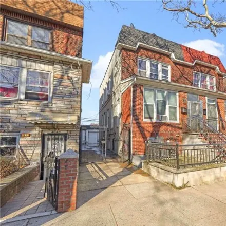 Image 1 - 30-08 83rd Street, New York, NY 11370, USA - Duplex for sale