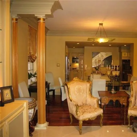 Image 9 - 2717 Saint Charles Avenue, New Orleans, LA 70130, USA - Condo for rent