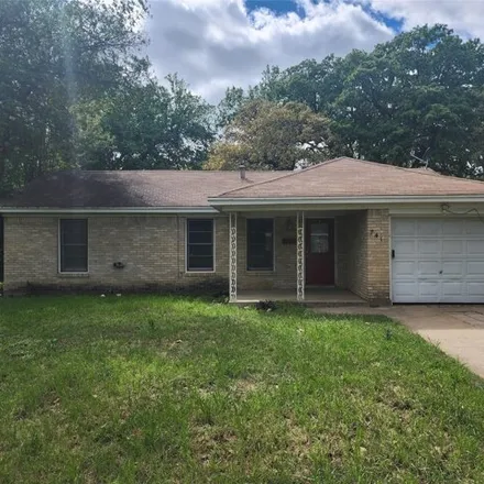 Buy this 3 bed house on 781 Lynda Drive in River Oaks, Tarrant County