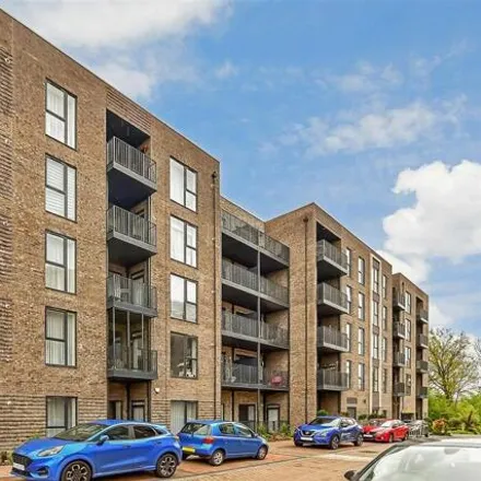 Buy this 1 bed apartment on Border's Lane in Loughton, IG10 3FD