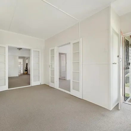 Image 2 - 16 Harold Street, Holland Park QLD 4121, Australia - Apartment for rent