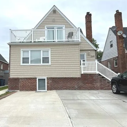 Rent this 3 bed apartment on 249 East Broadway in City of Long Beach, NY 11561