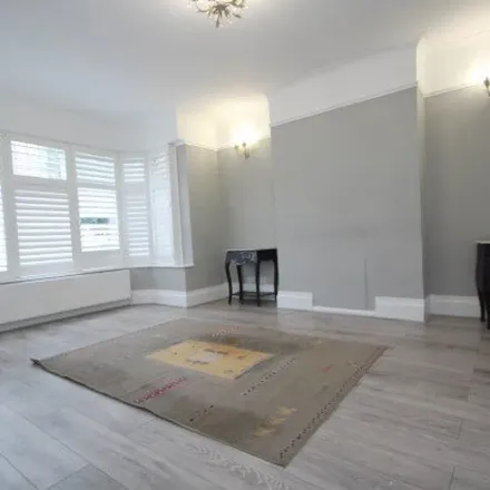 Rent this 3 bed townhouse on Ashburton Avenue in London, CR0 7JE