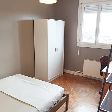 Rent this 4 bed apartment on 425 Cours Émile Zola in 69100 Villeurbanne, France