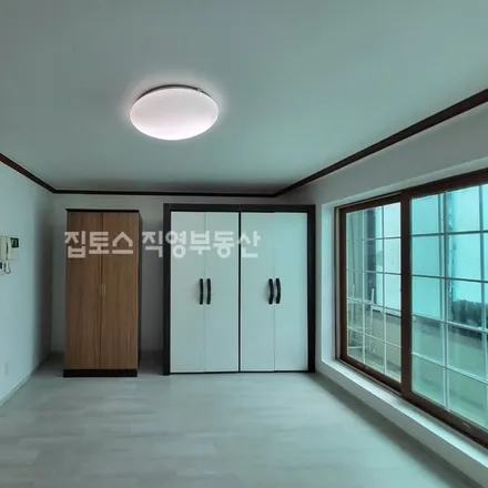 Rent this studio apartment on 서울특별시 강남구 논현동 190-14