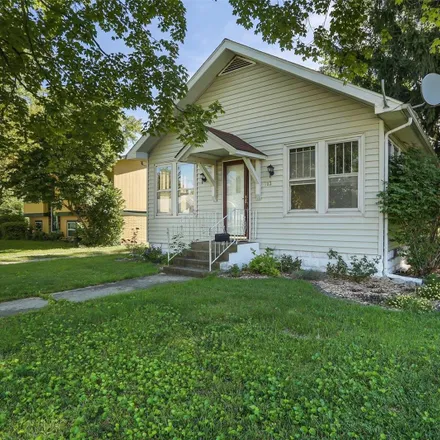 Image 2 - 713 Clinton Street, Gillespie, Macoupin County, IL 62033, USA - House for sale