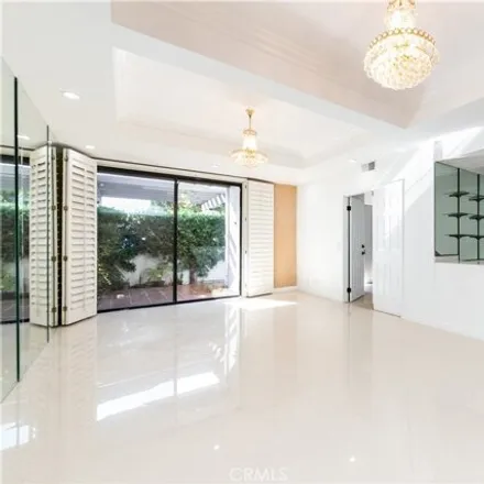 Image 8 - 1572 Michael Lane, Los Angeles, CA 90272, USA - Townhouse for sale