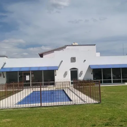 Buy this studio house on Calle Sodio 100 in Raquet Club Croos, 38015 Celaya