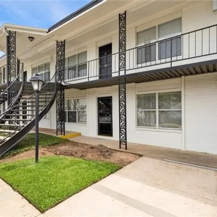 Rent this 2 bed condo on 4009 Old Shell Rd Apt C9 in Mobile, Alabama