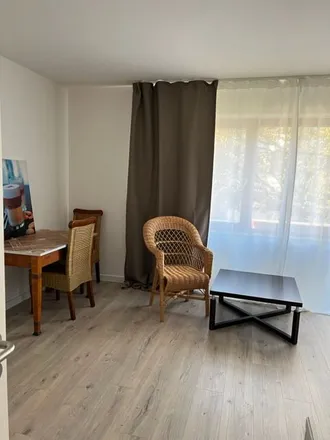 Rent this 1 bed apartment on Pöhlenweg 29 in 40629 Dusseldorf, Germany