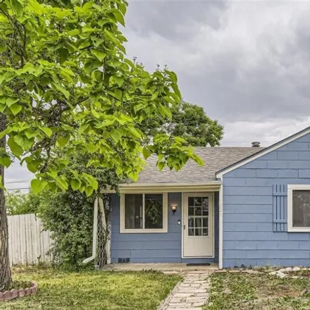 Buy this 3 bed house on 925 Moline St in Aurora, Colorado