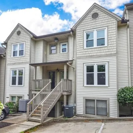 Buy this 2 bed condo on 905 Auburnview Drive in Cincinnati, OH 45206