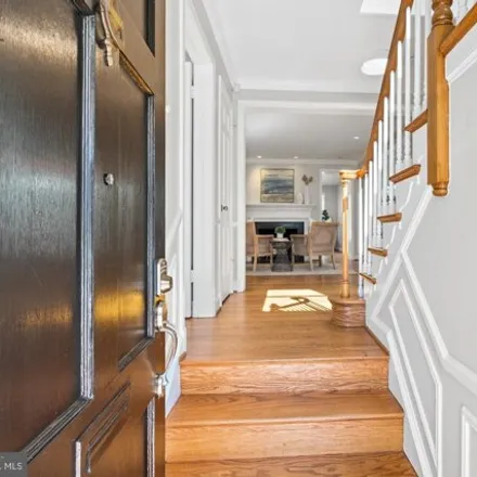 Image 3 - 4815 Calvert Street Northwest, Washington, DC 20007, USA - House for sale