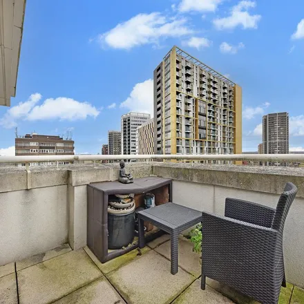 Rent this 2 bed apartment on Vantage Building (414-481) in 119 Newington Causeway, London