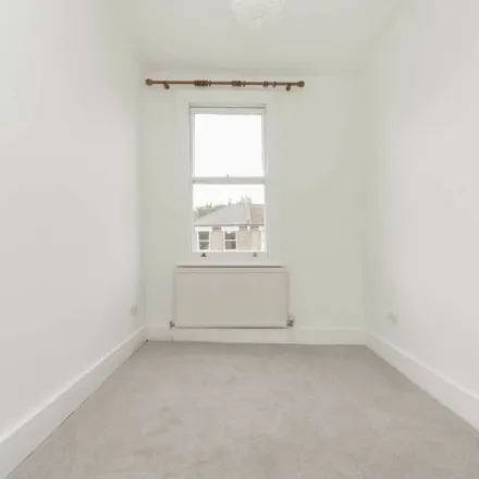 Image 2 - 62 Lancaster Road, London, N4 4PR, United Kingdom - Apartment for rent