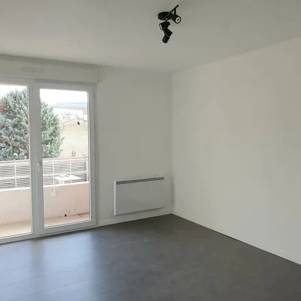 Image 3 - 1 Rue Saint-Loup, 63170 Aubière, France - Apartment for rent