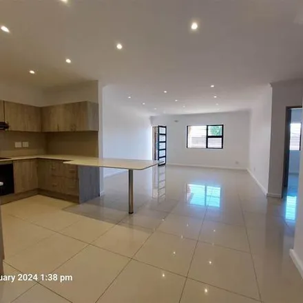 Image 6 - Daniels Crescent, Grassy Park, Western Cape, 7941, South Africa - Townhouse for rent