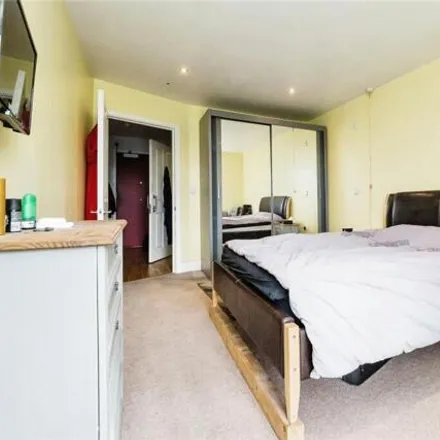 Image 7 - Northumberland Avenue, Squirrels Heath Lane, London, RM11 2EA, United Kingdom - Apartment for sale