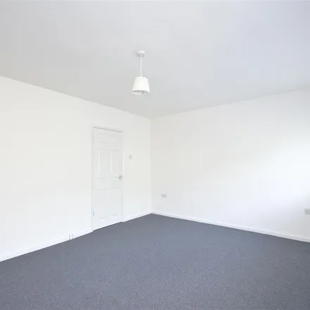 Rent this 3 bed apartment on the Alleyway in London, NW9 8RB