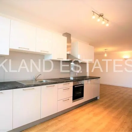 Image 1 - The Picture House, Darkes Lane, Potters Bar, EN6 1BJ, United Kingdom - Apartment for rent