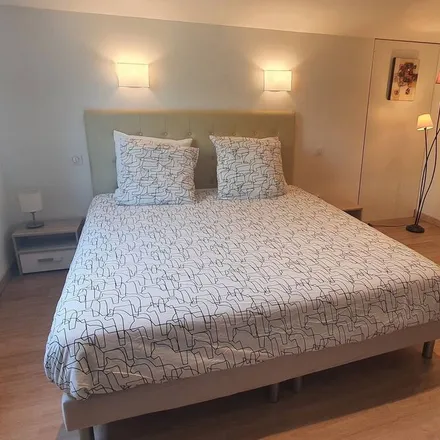 Rent this 4 bed house on 06550 La Roquette-sur-Siagne