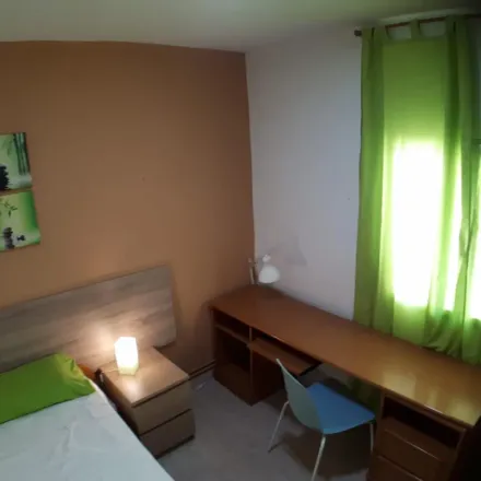 Image 6 - Escuela Infantil Privada Bolboreta, Calle del Halcón, 30, 28025 Madrid, Spain - Apartment for rent