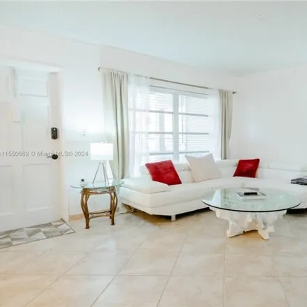 Image 3 - 687 Pine Drive, Cypress Isles Estates, Pompano Beach, FL 33060, USA - Condo for rent