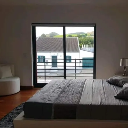 Rent this 4 bed house on João Paulo II Airport in Avenida Alberto I Príncipe de Mónaco, 9500-237 Ponta Delgada