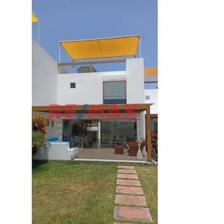 Rent this studio house on Óvalo Grau in San Vicente de Cañete, Peru