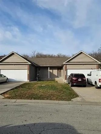 Image 1 - 1908 South Arrowhead Court, Independence, MO 64057, USA - House for sale