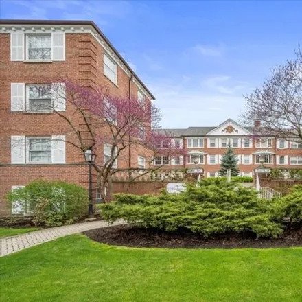 Buy this 2 bed condo on 2222 Central Street in Evanston, IL 60201